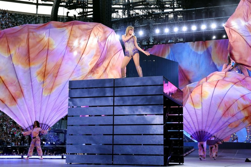 Taylor Swift — May 26 -  East Rutherford, New Jersey — photo 6