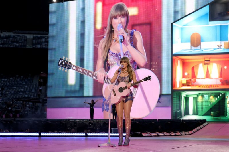 Taylor Swift — May 26 -  East Rutherford, New Jersey — photo 11