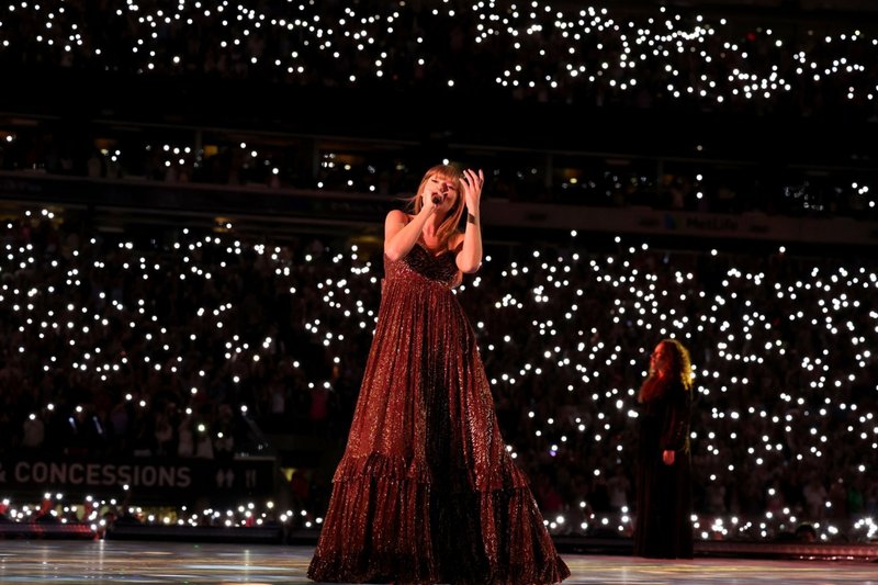 Taylor Swift — May 26 -  East Rutherford, New Jersey — photo 21