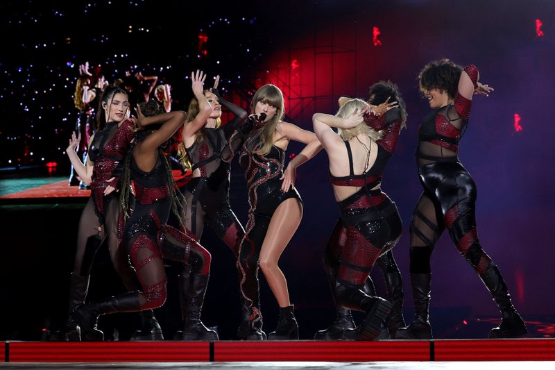 Taylor Swift — May 26 -  East Rutherford, New Jersey — photo 23