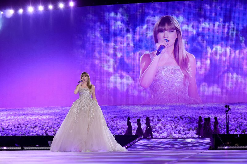 Taylor Swift — May 26 -  East Rutherford, New Jersey — photo 24