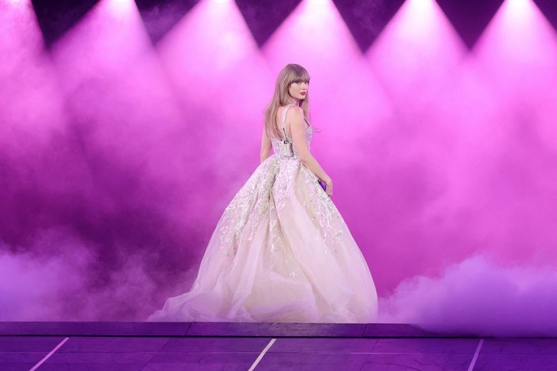 Taylor Swift — May 26 -  East Rutherford, New Jersey — photo 27