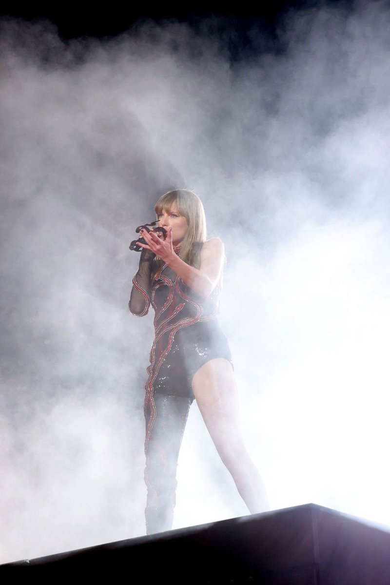 Taylor Swift — May 26 -  East Rutherford, New Jersey — photo 36