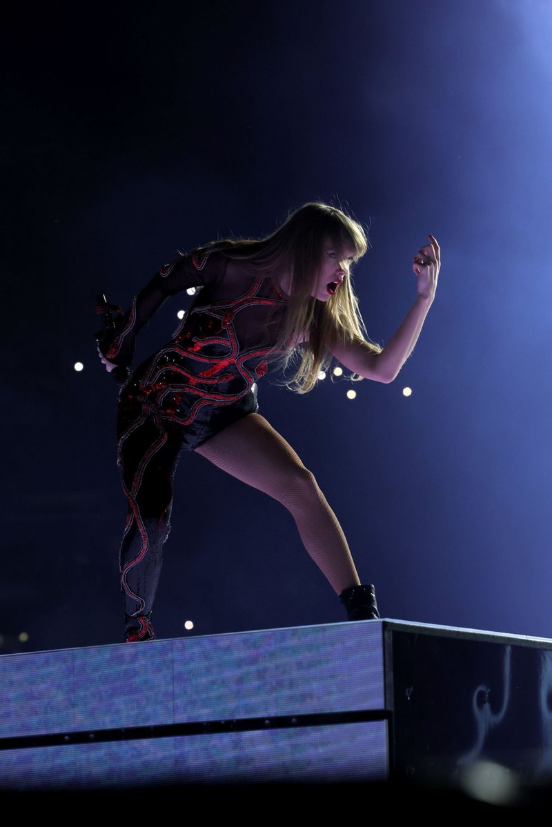 Taylor Swift — May 26 -  East Rutherford, New Jersey — photo 39