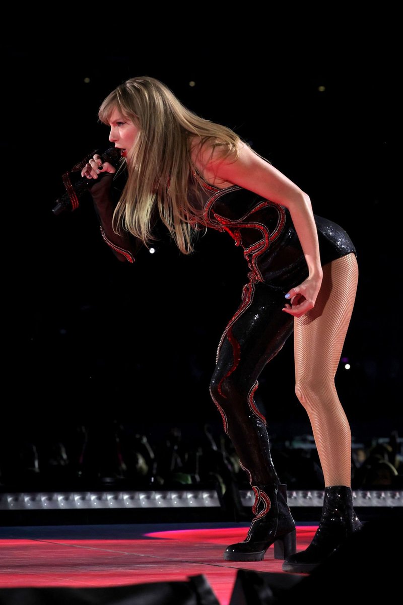 Taylor Swift — May 26 -  East Rutherford, New Jersey — photo 41