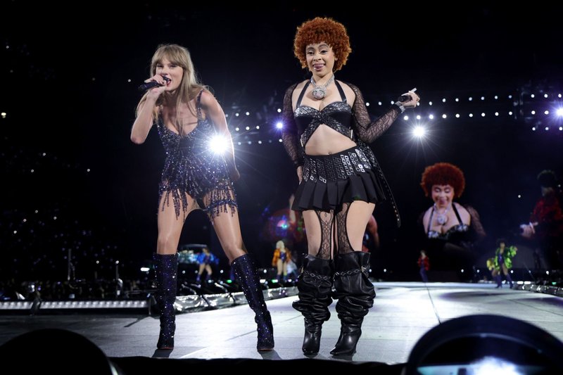 Taylor Swift — May 26 -  East Rutherford, New Jersey — photo 49
