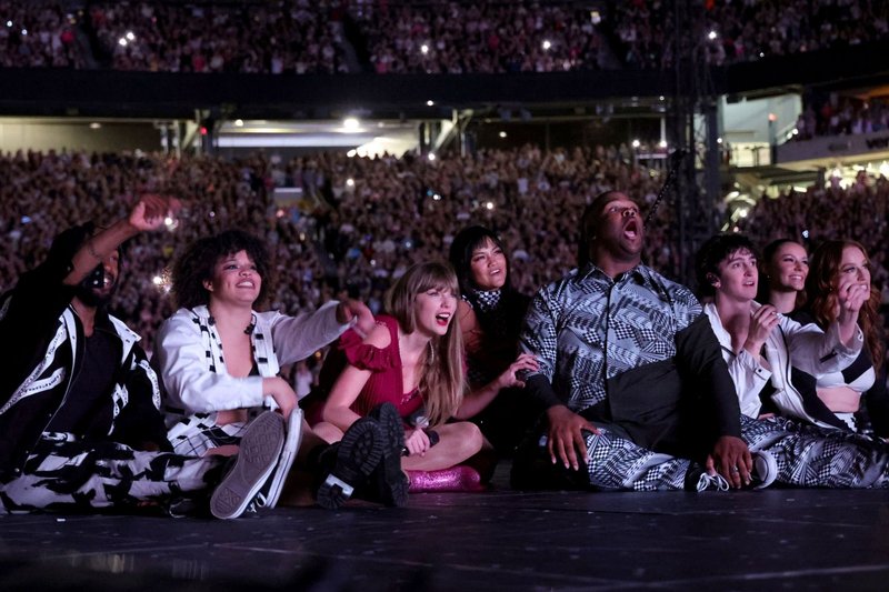 Taylor Swift — May 26 -  East Rutherford, New Jersey — photo 50