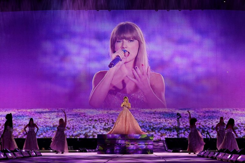 Taylor Swift — May 27 -  East Rutherford, New Jersey — photo 10
