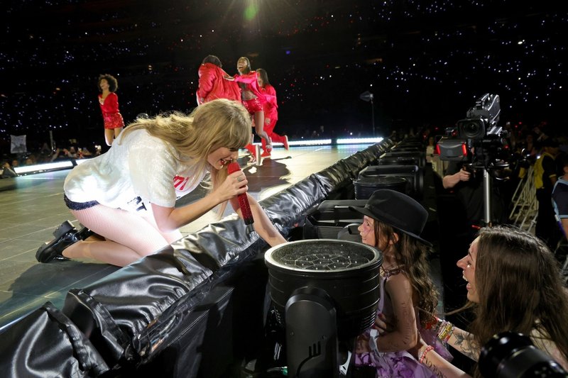 Taylor Swift — May 27 -  East Rutherford, New Jersey — photo 24