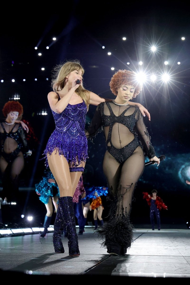 Taylor Swift — May 27 -  East Rutherford, New Jersey — photo 36