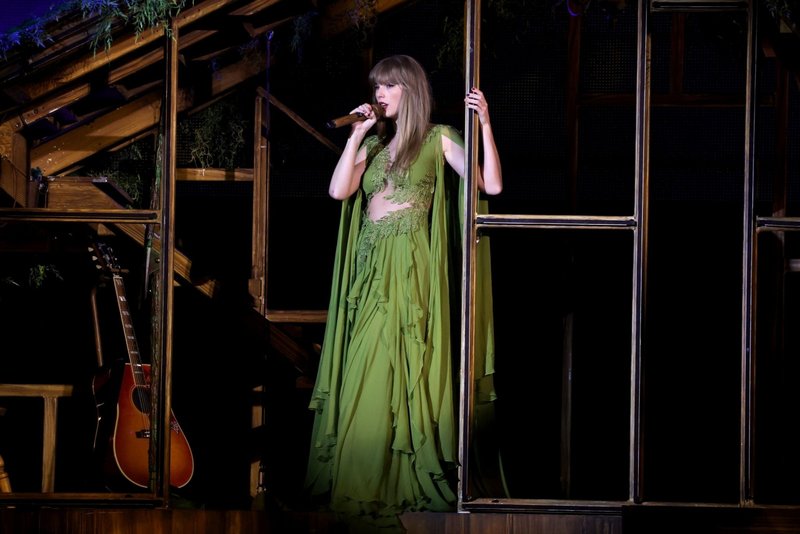 Taylor Swift — May 27 -  East Rutherford, New Jersey — photo 43