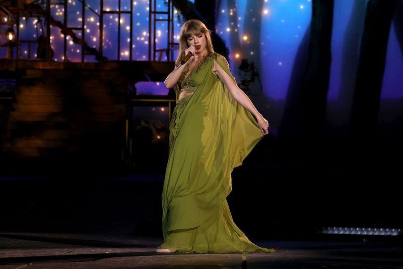 Taylor Swift — May 27 -  East Rutherford, New Jersey — photo 44