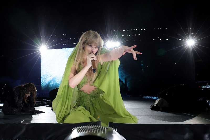 Taylor Swift — May 27 -  East Rutherford, New Jersey — photo 49