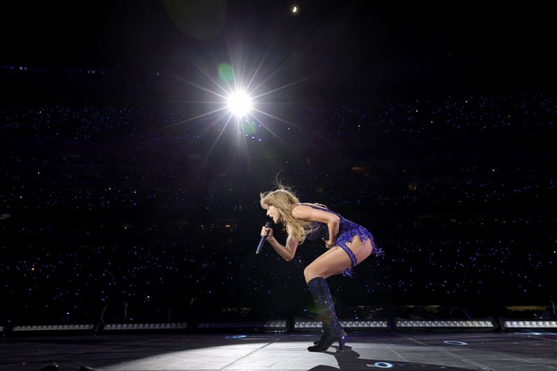 Taylor Swift — May 27 -  East Rutherford, New Jersey — photo 54