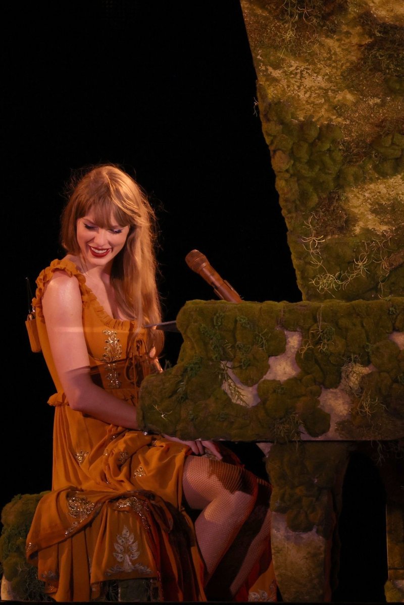 Taylor Swift — May 5 - Nashville, Tennessee — photo 12