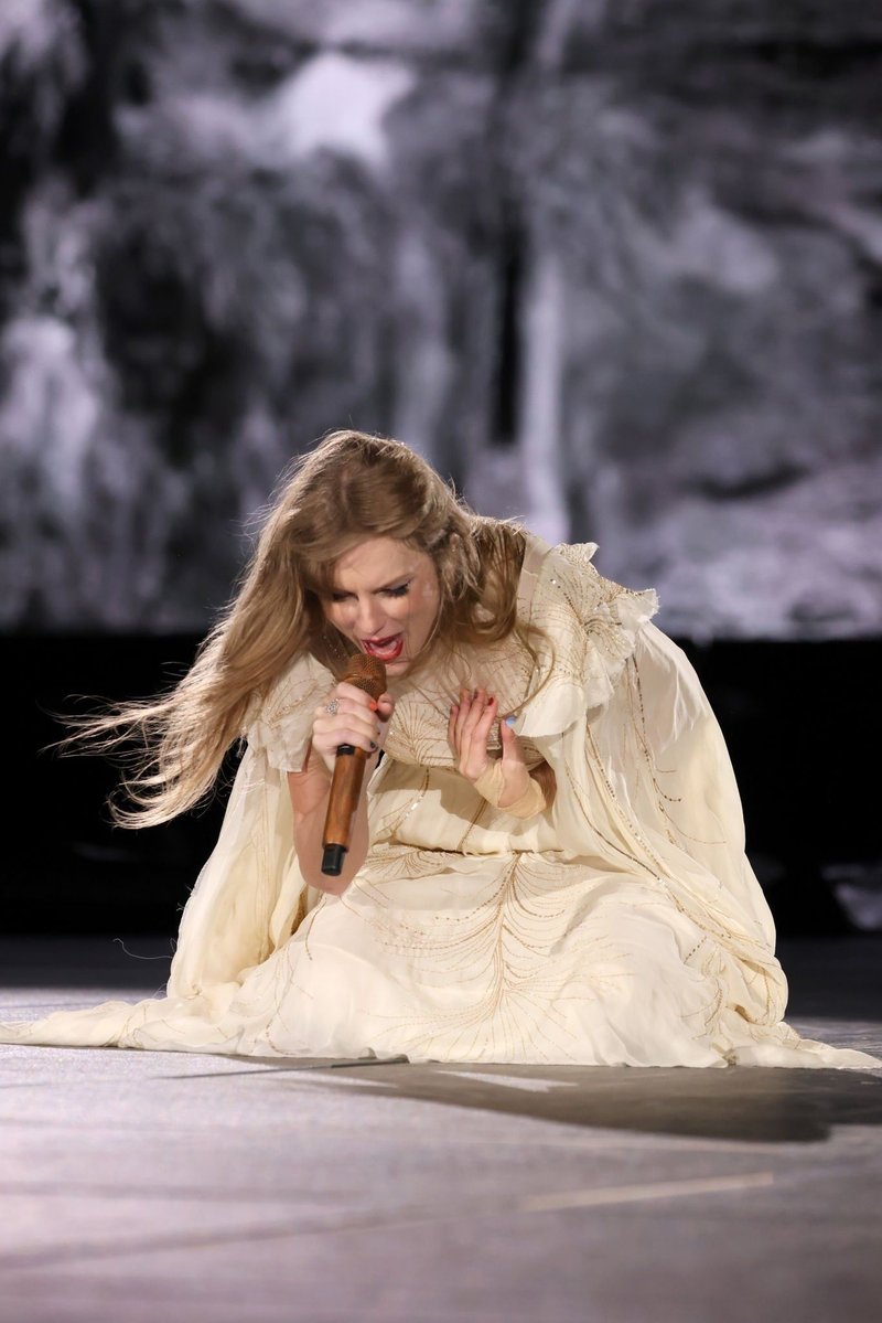 Taylor Swift — May 5 - Nashville, Tennessee — photo 32