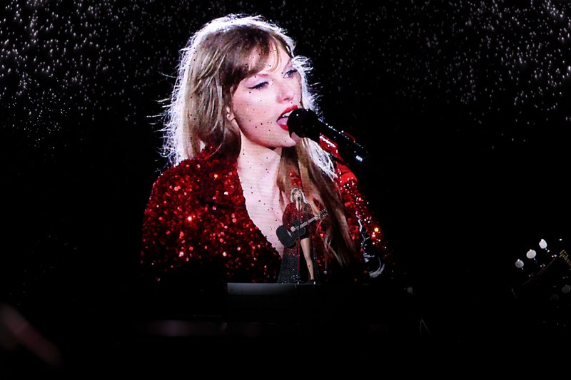 Taylor Swift — May 5 - Nashville, Tennessee — photo 40