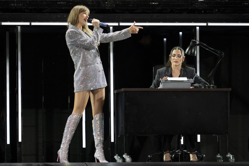 Taylor Swift — May 5 - Nashville, Tennessee — photo 51