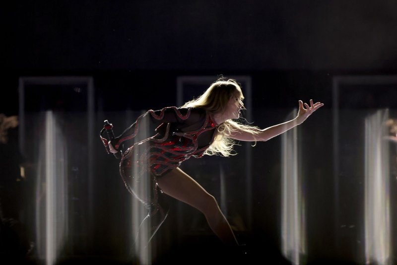Taylor Swift — May 6 - Nashville, Tennessee — photo 22