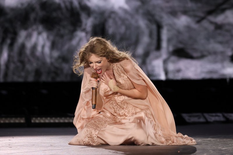 Taylor Swift — May 6 - Nashville, Tennessee — photo 29