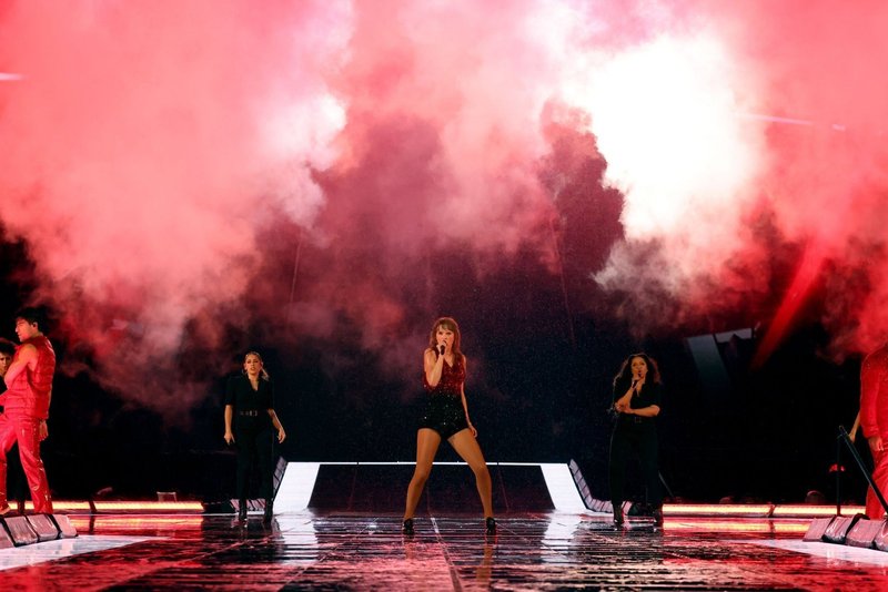 Taylor Swift — May 7 - Nashville, Tennessee — photo 6