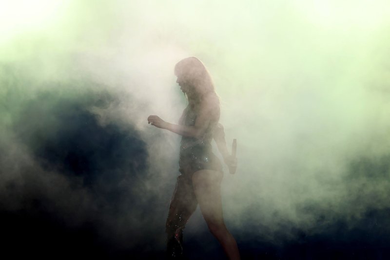 Taylor Swift — May 7 - Nashville, Tennessee — photo 14