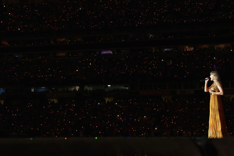 Taylor Swift — May 7 - Nashville, Tennessee — photo 21