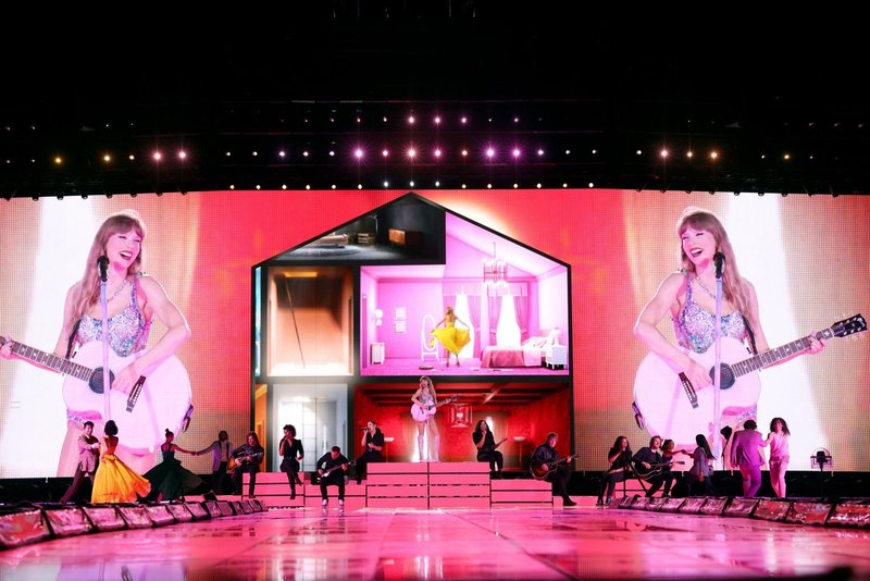 Taylor Swift — May 7 - Nashville, Tennessee — photo 36