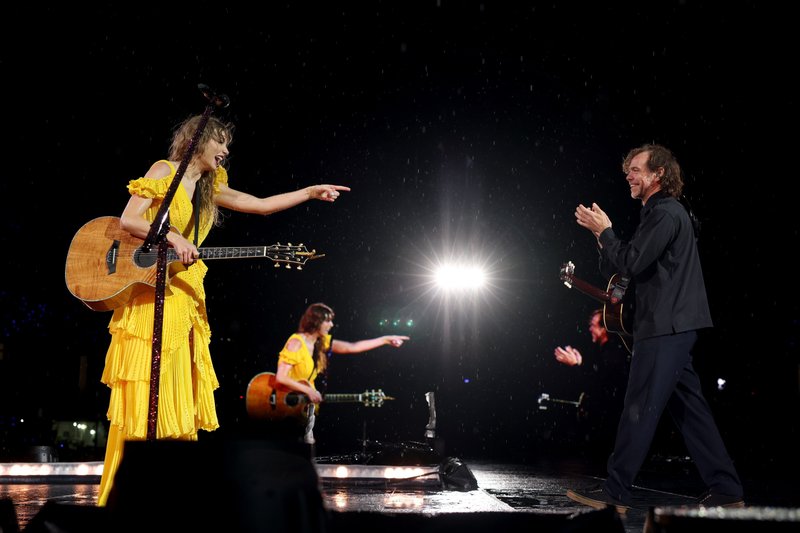 Taylor Swift — May 7 - Nashville, Tennessee — photo 38