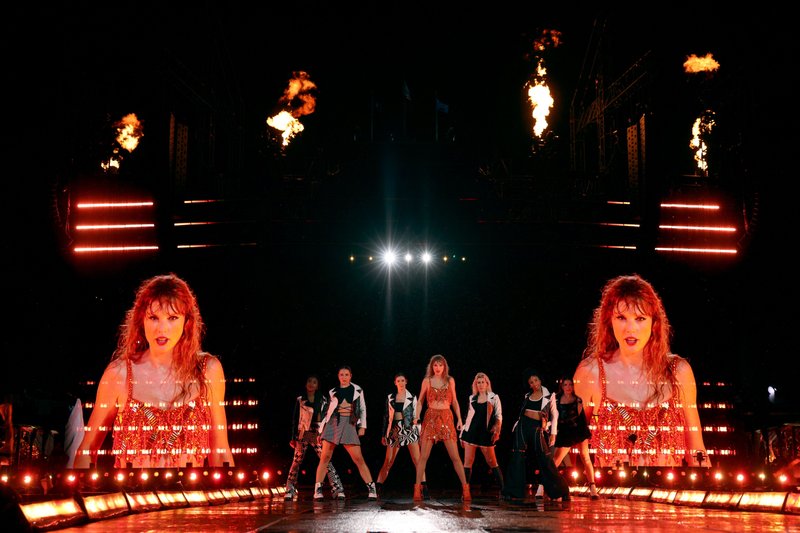 Taylor Swift — May 7 - Nashville, Tennessee — photo 40