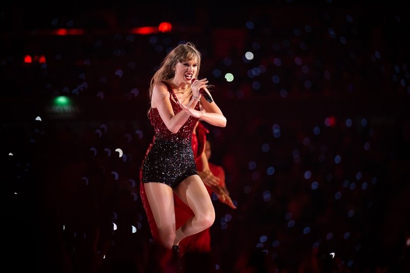 Taylor Swift — November 11 - Buenos Aires, Argentina — photo 12