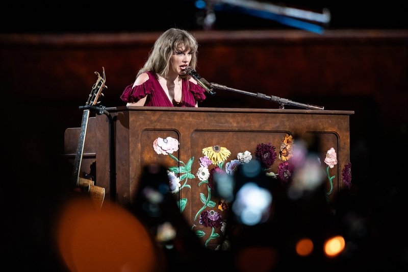 Taylor Swift — November 11 - Buenos Aires, Argentina — photo 18