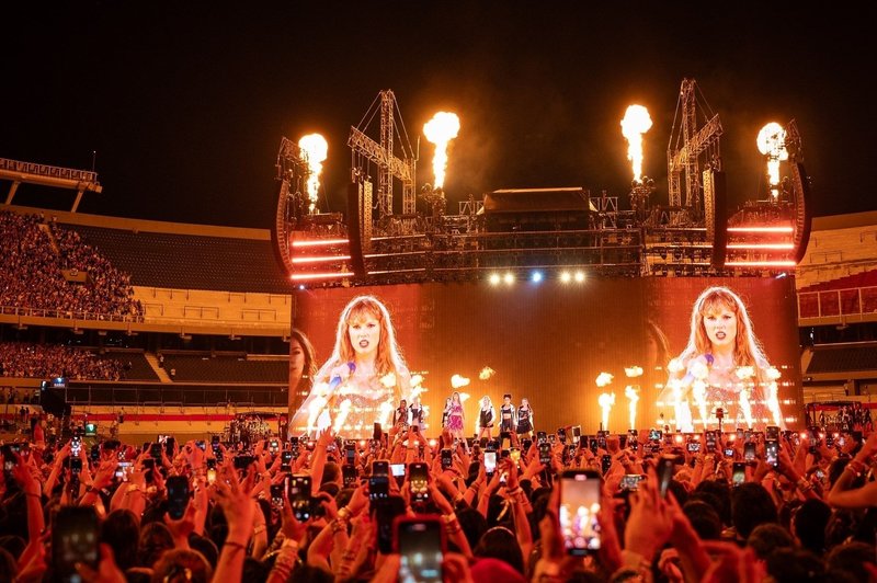 Taylor Swift — November 11 - Buenos Aires, Argentina — photo 19