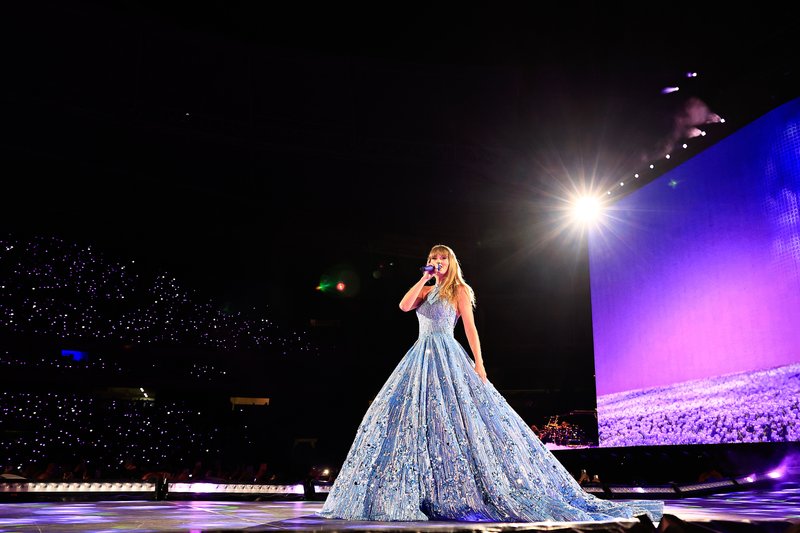 Taylor Swift — November 17 - Rio de Janeiro, Brazil — photo 7