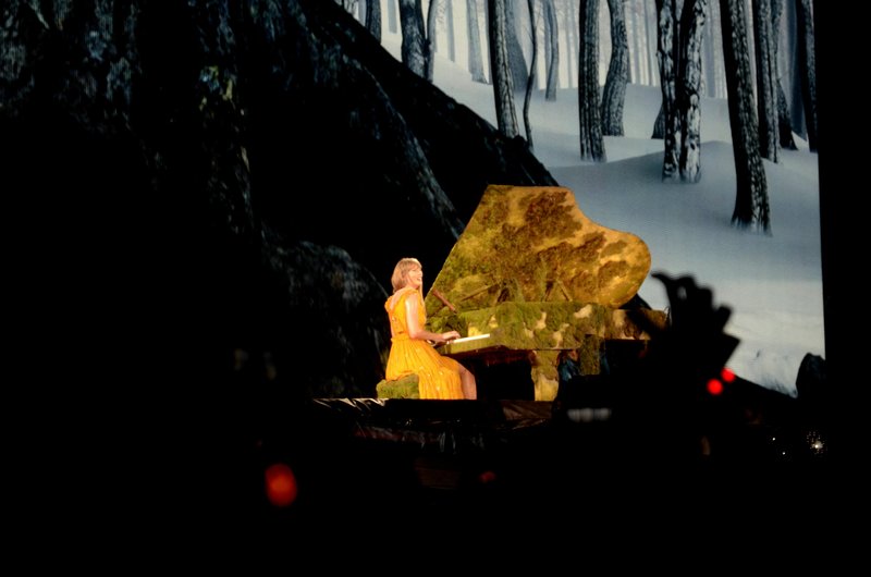 Taylor Swift — November 17 - Rio de Janeiro, Brazil — photo 26