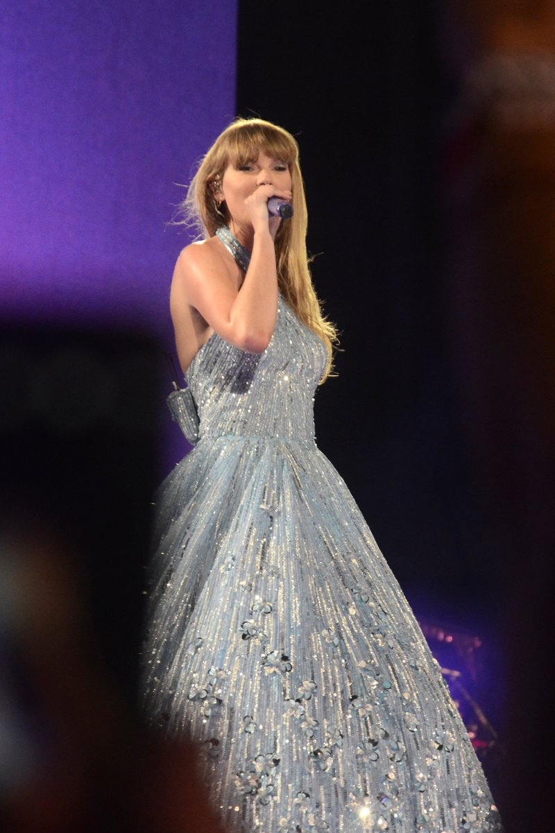 Taylor Swift — November 17 - Rio de Janeiro, Brazil — photo 40