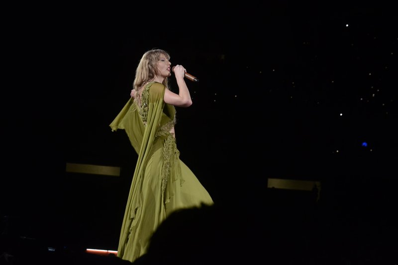 Taylor Swift — November 17 - Rio de Janeiro, Brazil — photo 50