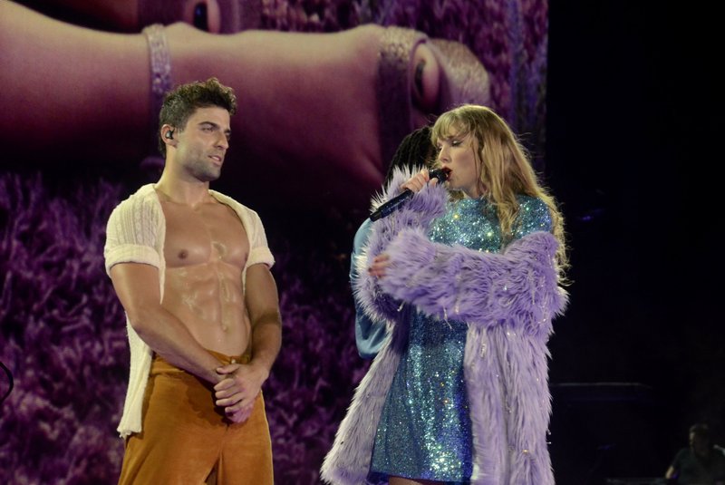 Taylor Swift — November 17 - Rio de Janeiro, Brazil — photo 62