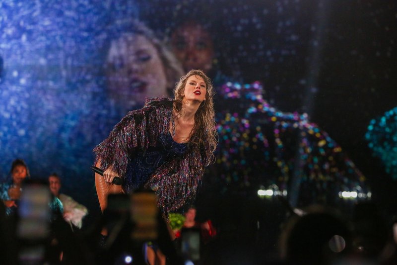 Taylor Swift — November 19 - Rio de Janeiro, Brazil — photo 32