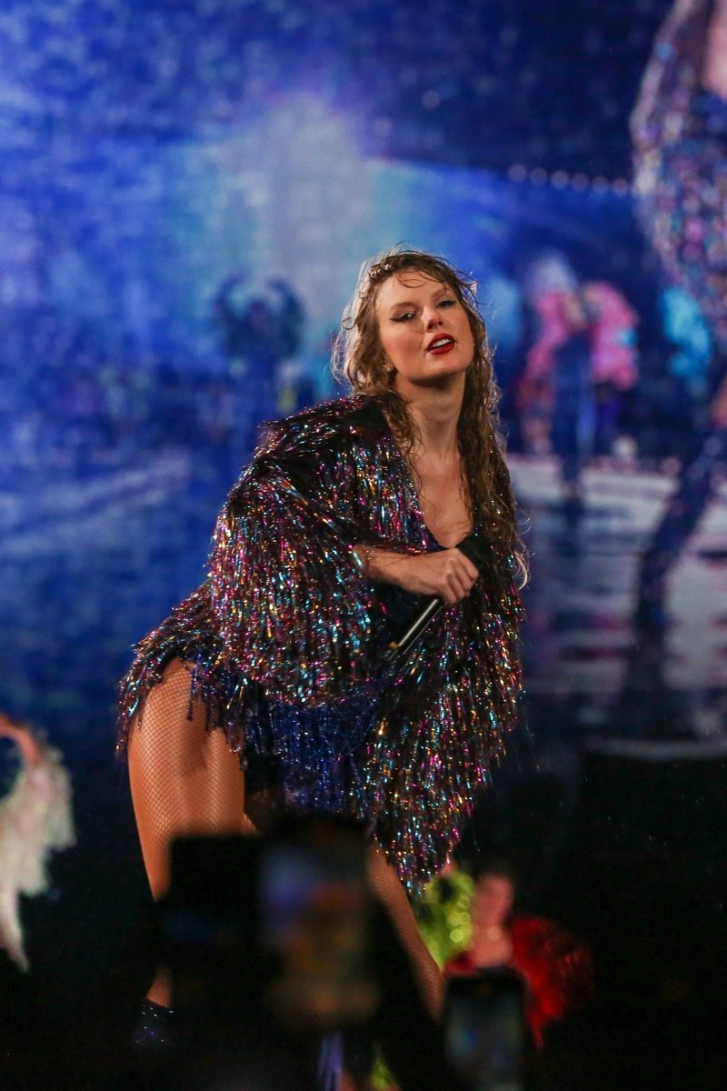 Taylor Swift — November 19 - Rio de Janeiro, Brazil — photo 61