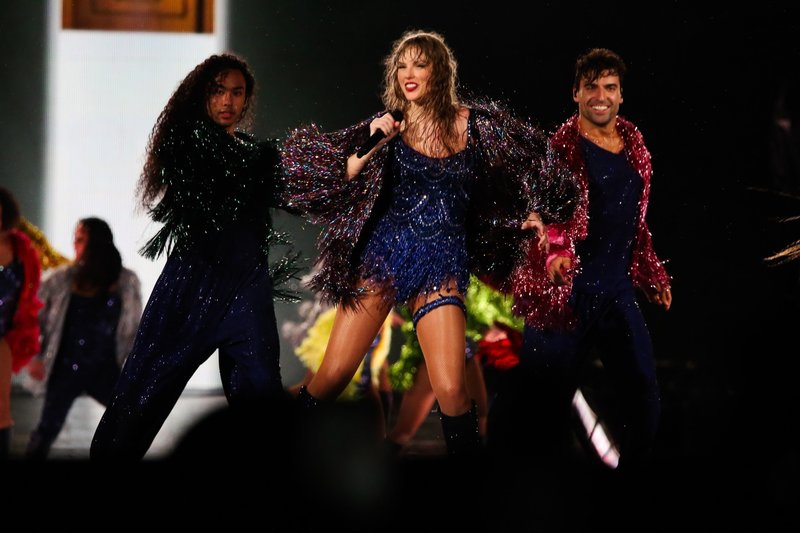 Taylor Swift — November 19 - Rio de Janeiro, Brazil — photo 74