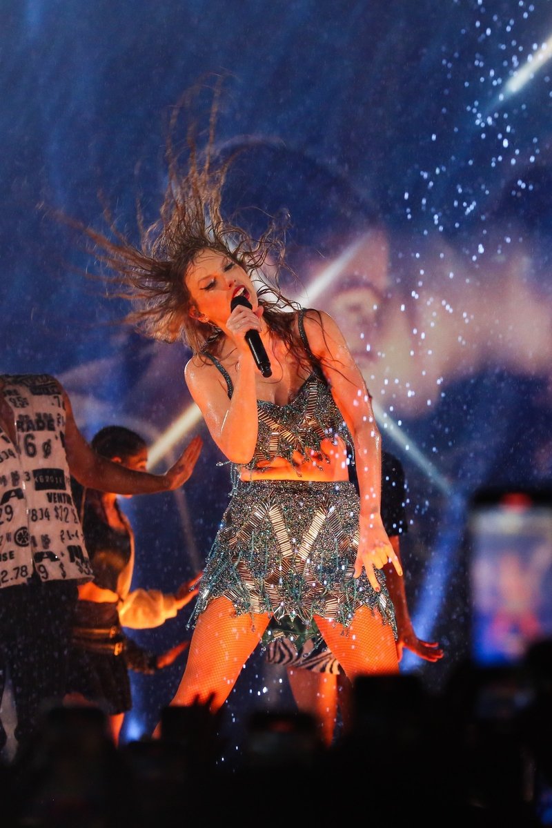 Taylor Swift — November 19 - Rio de Janeiro, Brazil — photo 76