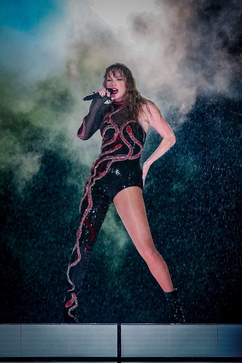 Taylor Swift — November 19 - Rio de Janeiro, Brazil — photo 84
