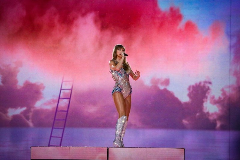 Taylor Swift — November 19 - Rio de Janeiro, Brazil — photo 89