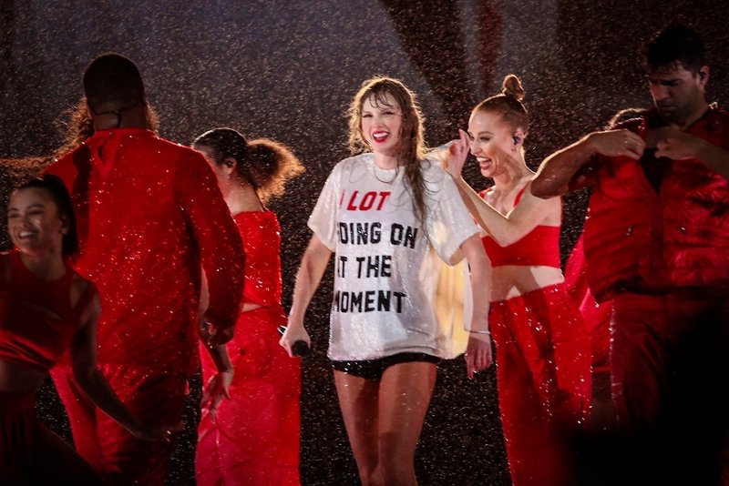 Taylor Swift — November 19 - Rio de Janeiro, Brazil — photo 91