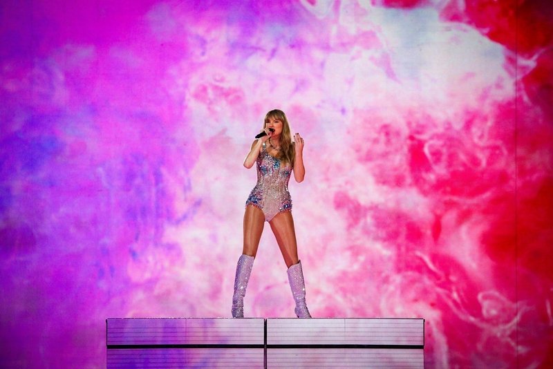 Taylor Swift — November 19 - Rio de Janeiro, Brazil — photo 104