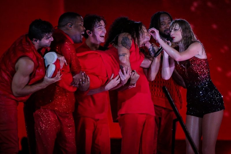 Taylor Swift — November 19 - Rio de Janeiro, Brazil — photo 126
