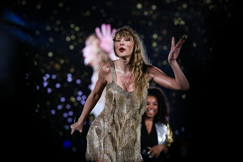 Taylor Swift — November 19 - Rio de Janeiro, Brazil — photo 147