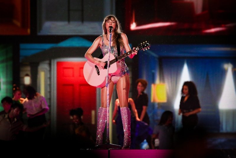 Taylor Swift — November 19 - Rio de Janeiro, Brazil — photo 153