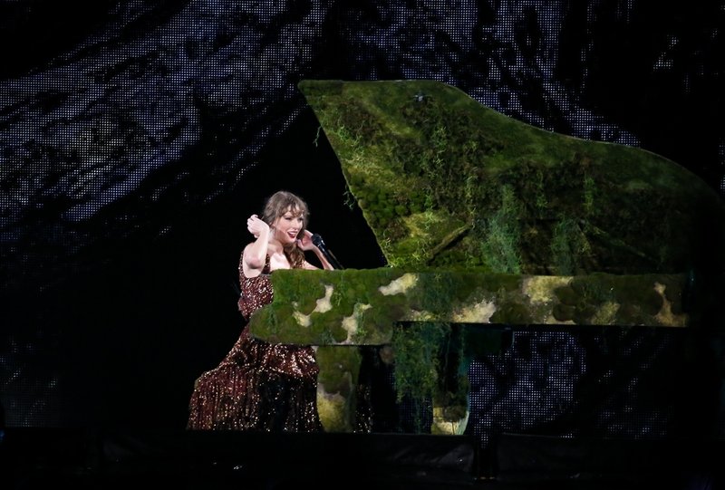 Taylor Swift — November 19 - Rio de Janeiro, Brazil — photo 156